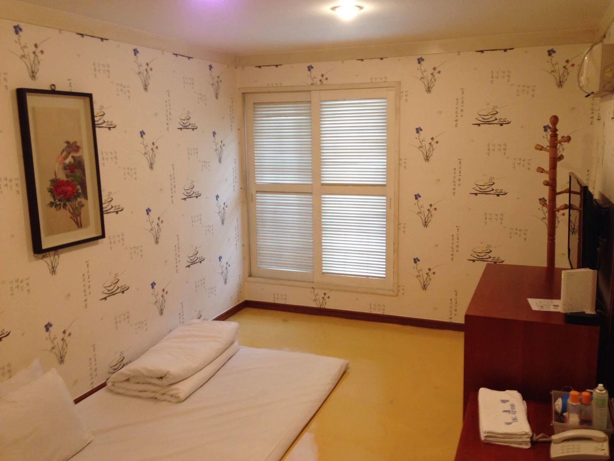 Daegu Goodstay Herotel Exterior photo
