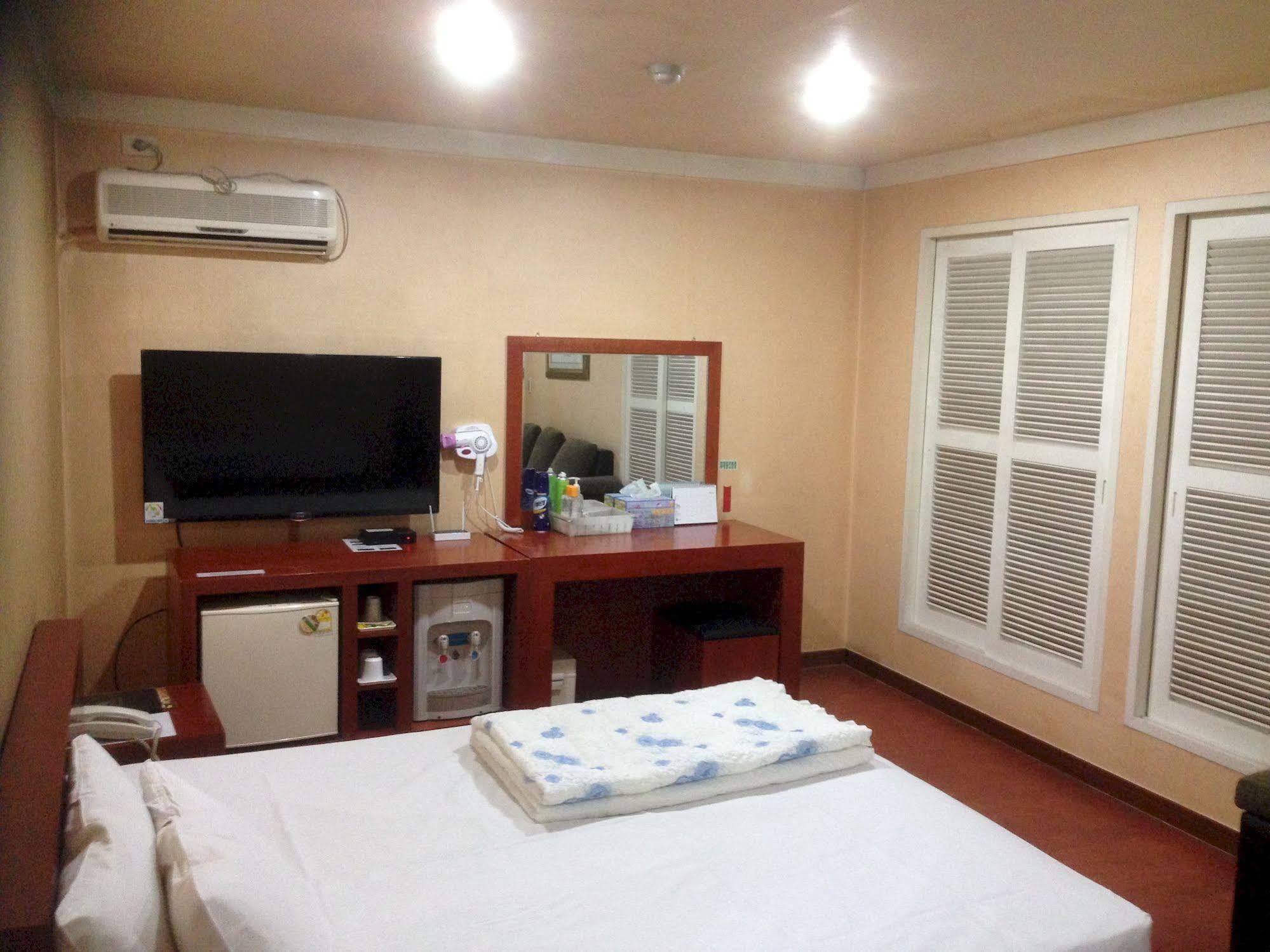 Daegu Goodstay Herotel Exterior photo